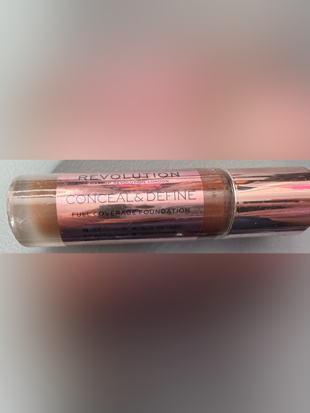 Makeup Revolution Conceal & Define Full Coverage Foundation F16 Warm Tan